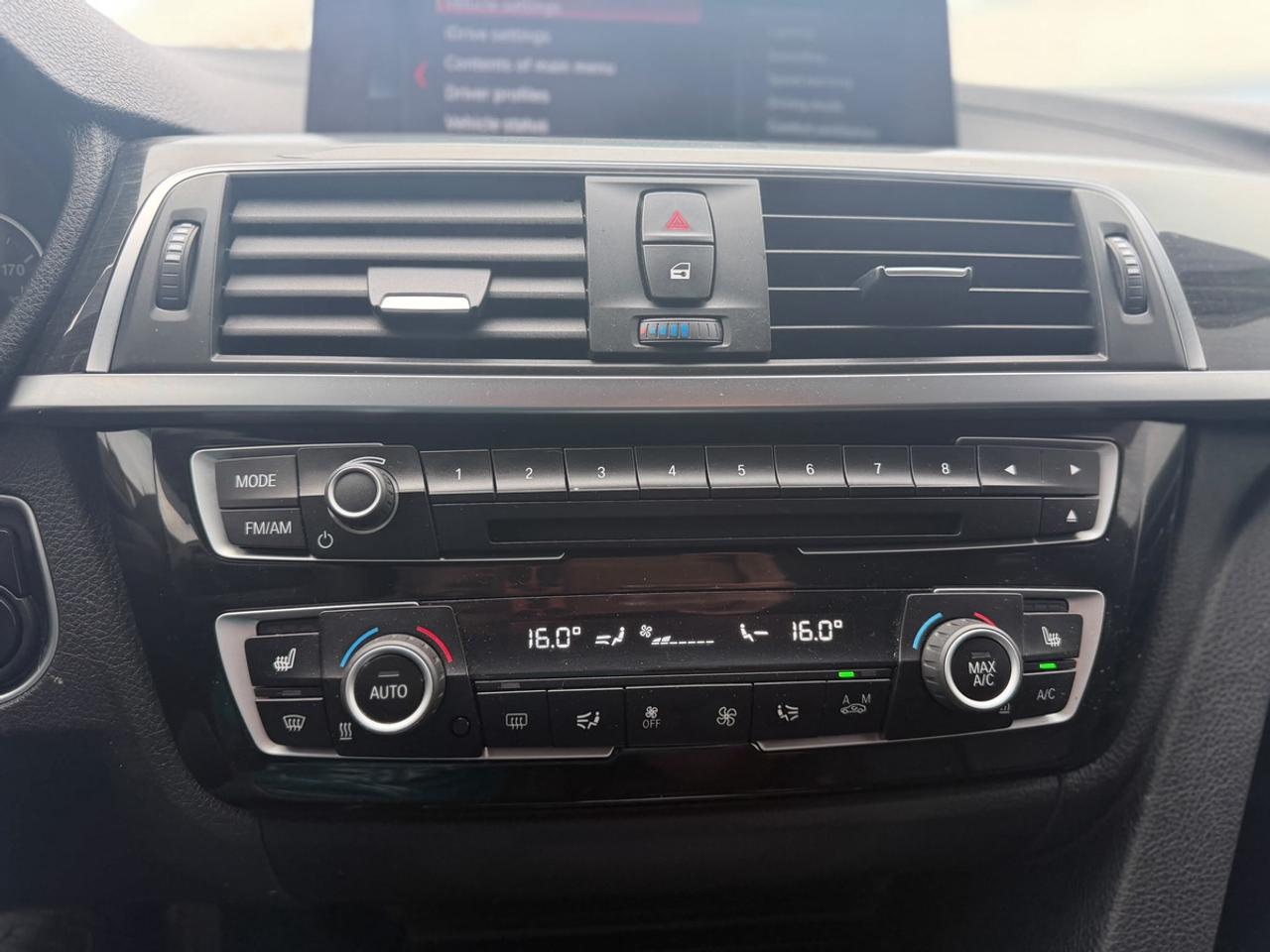 2018 BMW 330i xDrive Photo