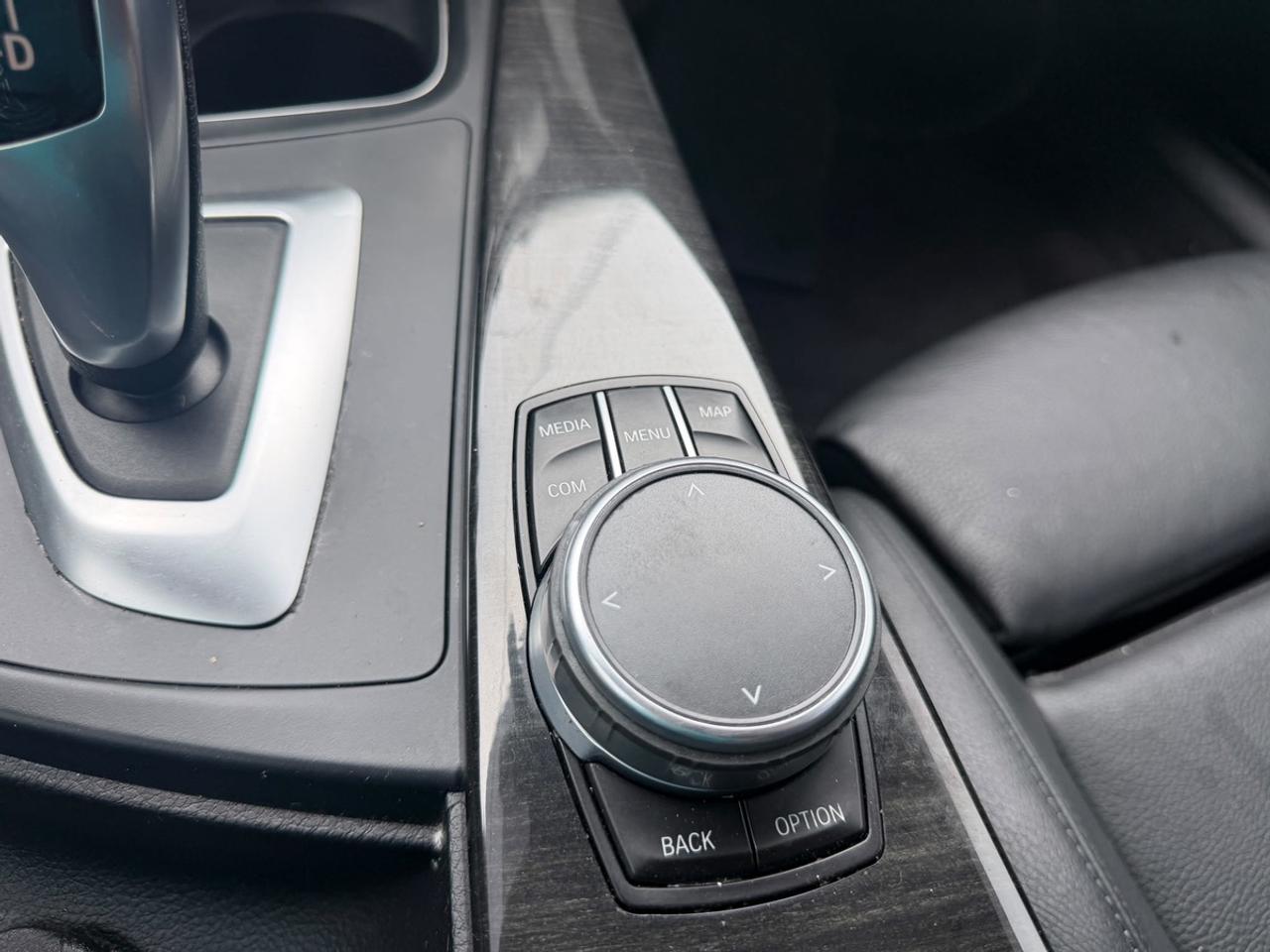 2018 BMW 330i xDrive Photo