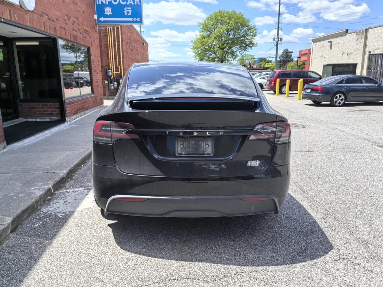 2023 Tesla Model X Base Photo4