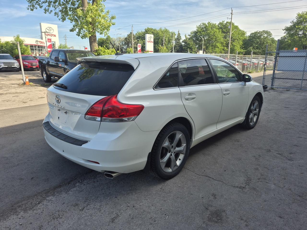 2011 Toyota Venza  Photo