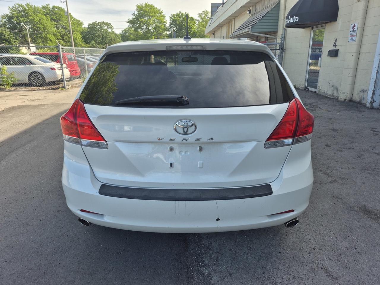 2011 Toyota Venza  Photo