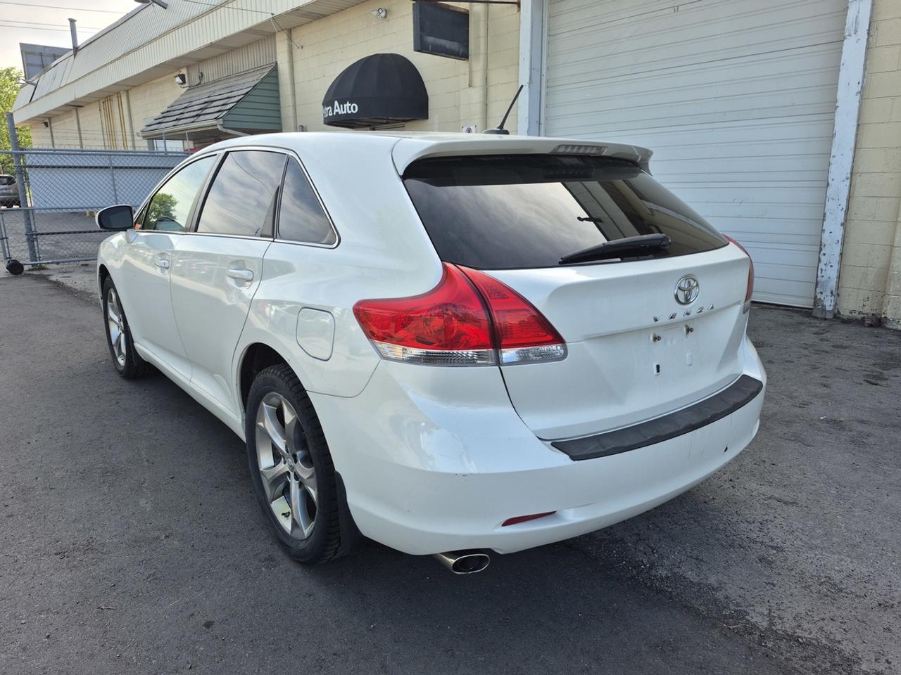 2011 Toyota Venza  Photo