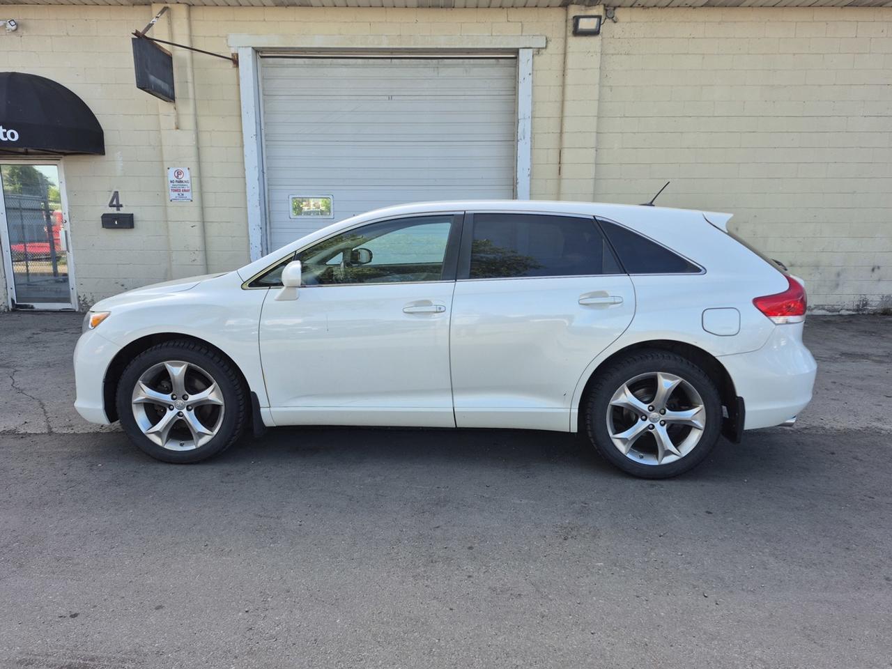 2011 Toyota Venza  Photo