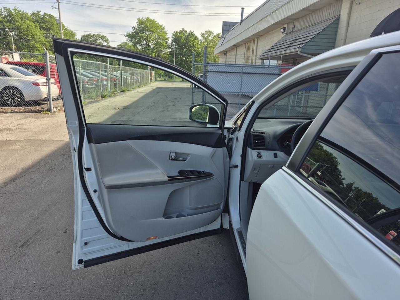 2011 Toyota Venza  Photo