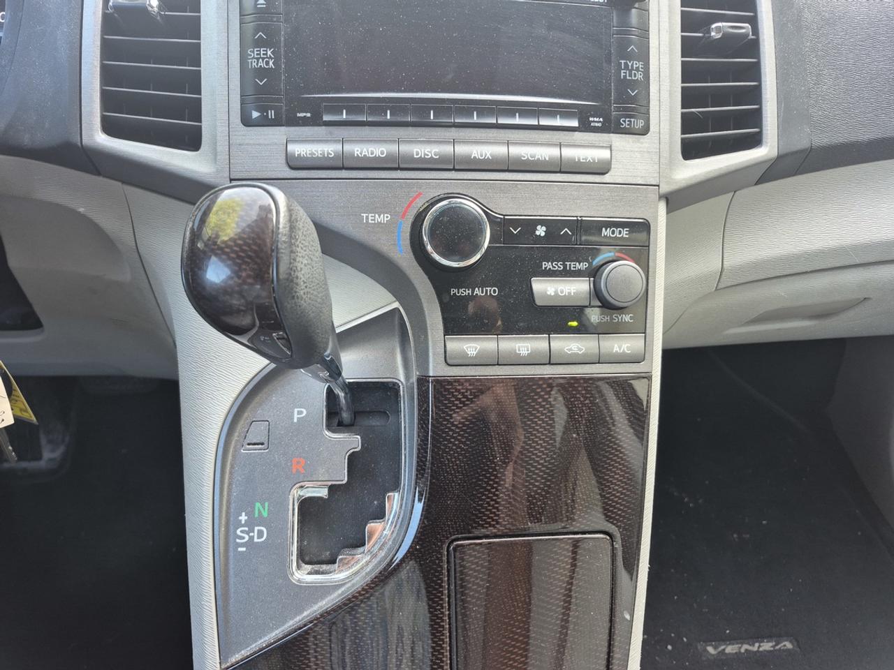 2011 Toyota Venza  Photo