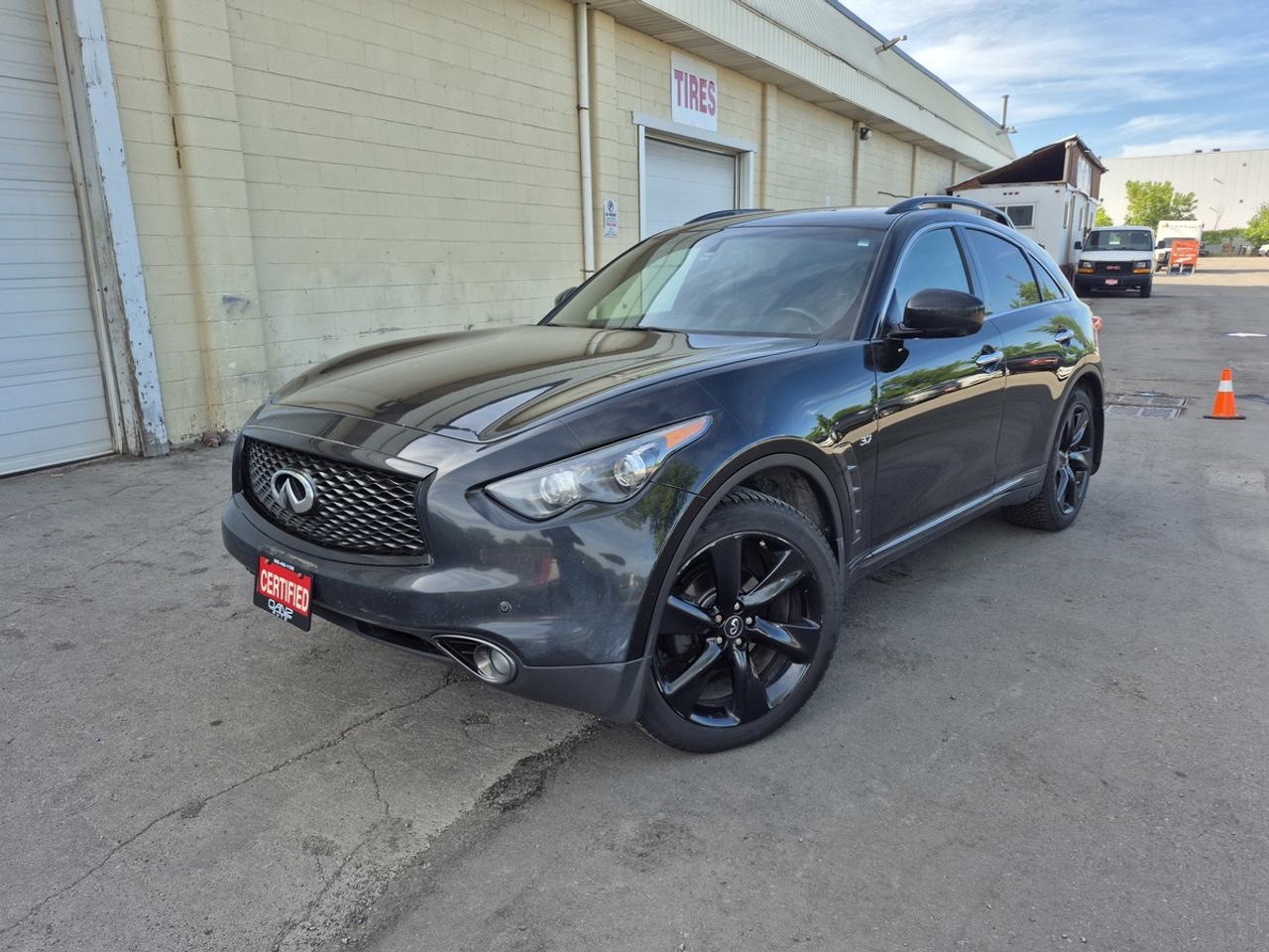2017 Infiniti QX70  Photo