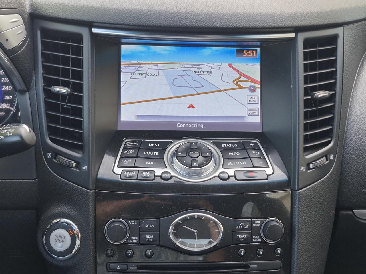 2017 Infiniti QX70  Photo