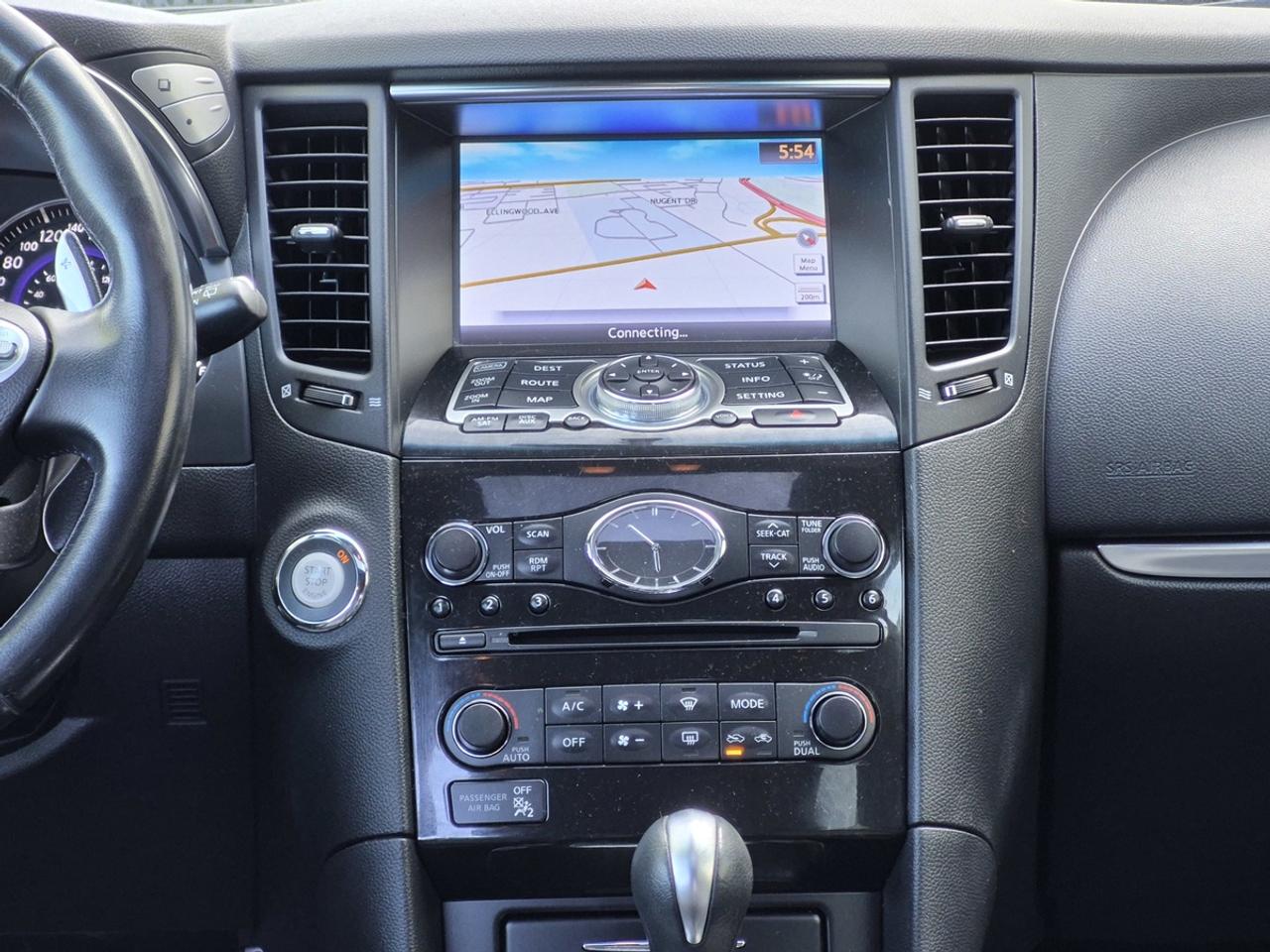 2017 Infiniti QX70  Photo