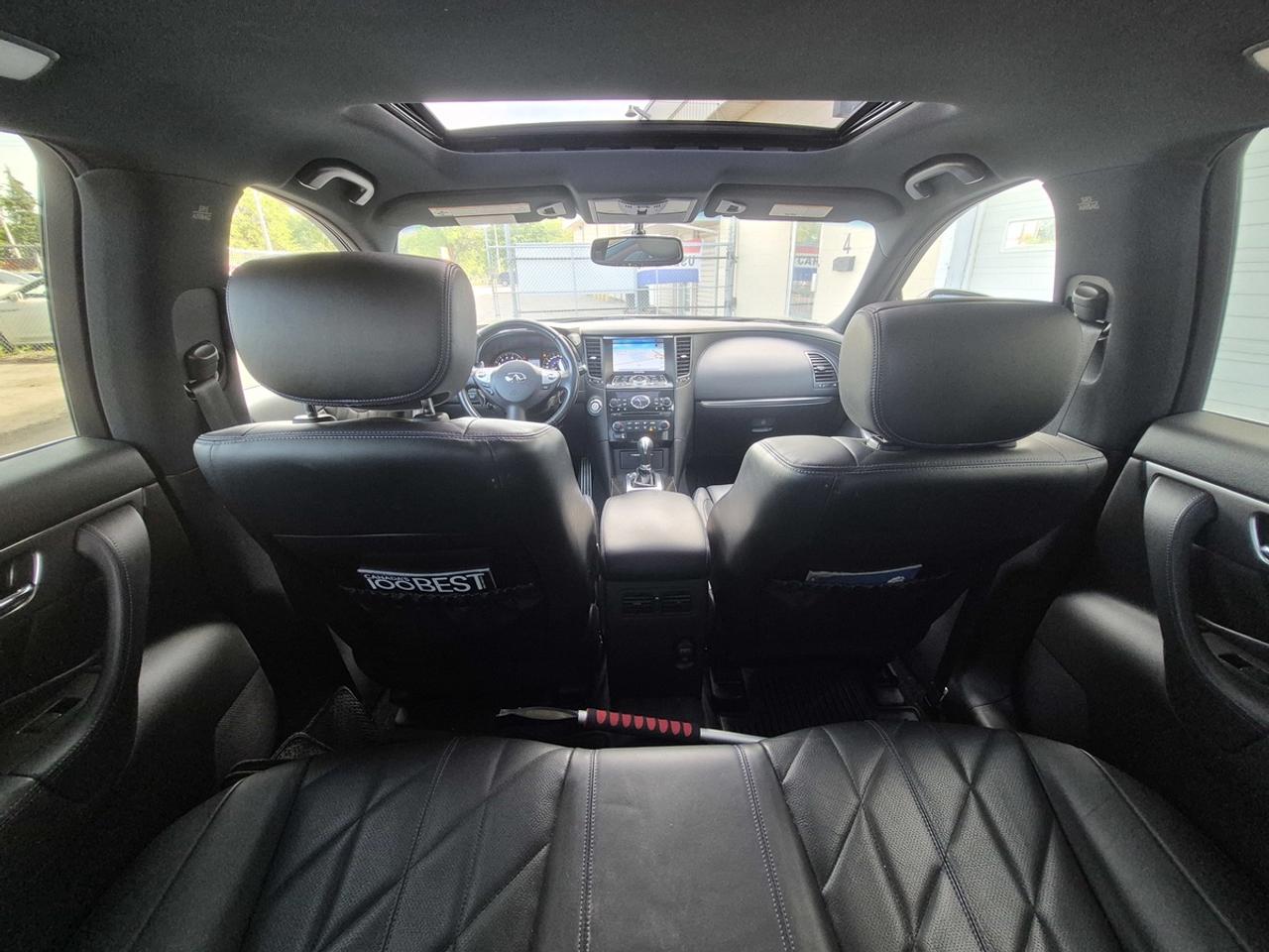 2017 Infiniti QX70  Photo