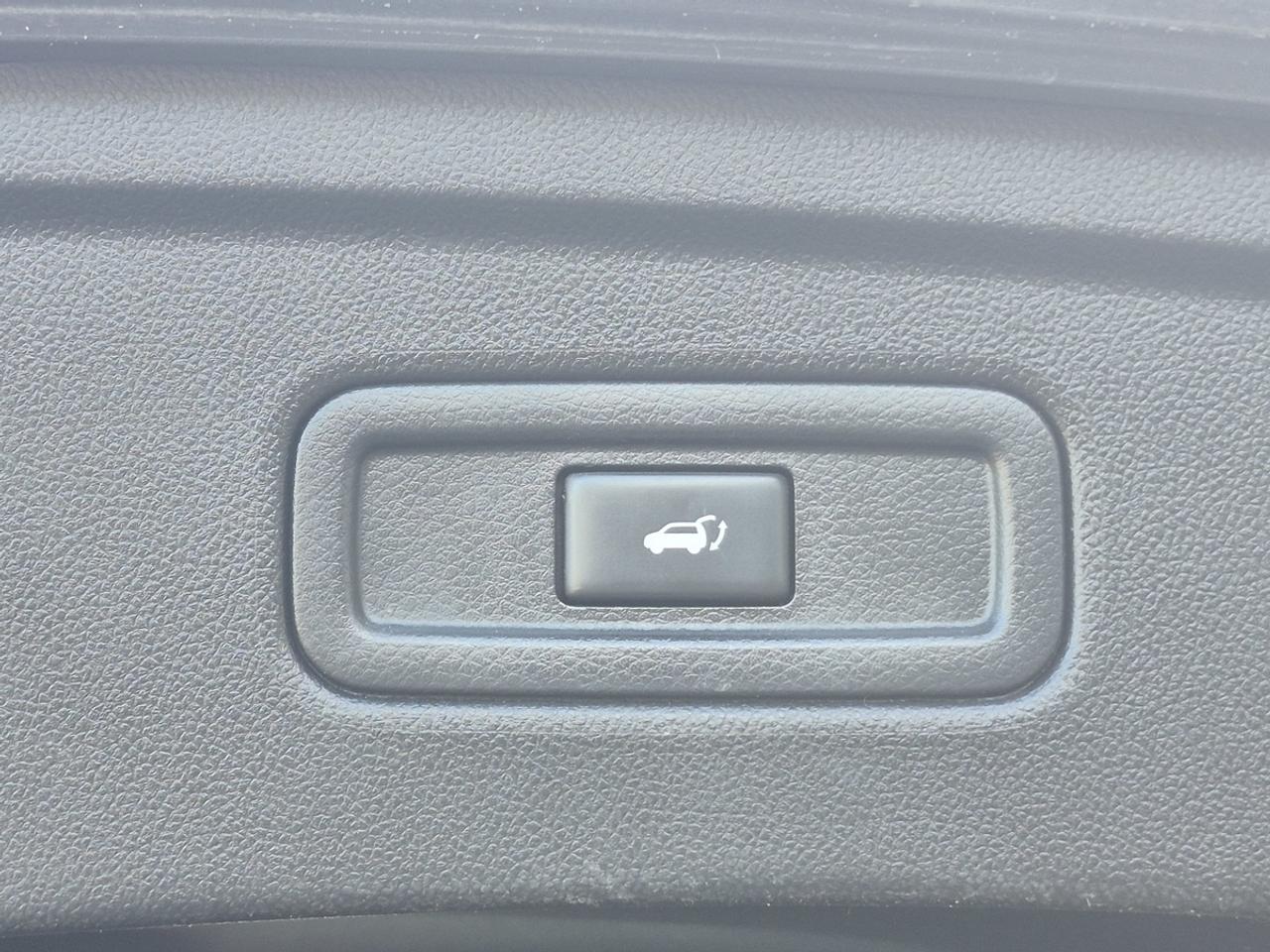 2017 Infiniti QX70  Photo