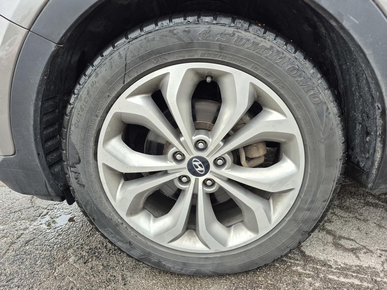 2015 Hyundai Santa Fe Sport GLS Photo
