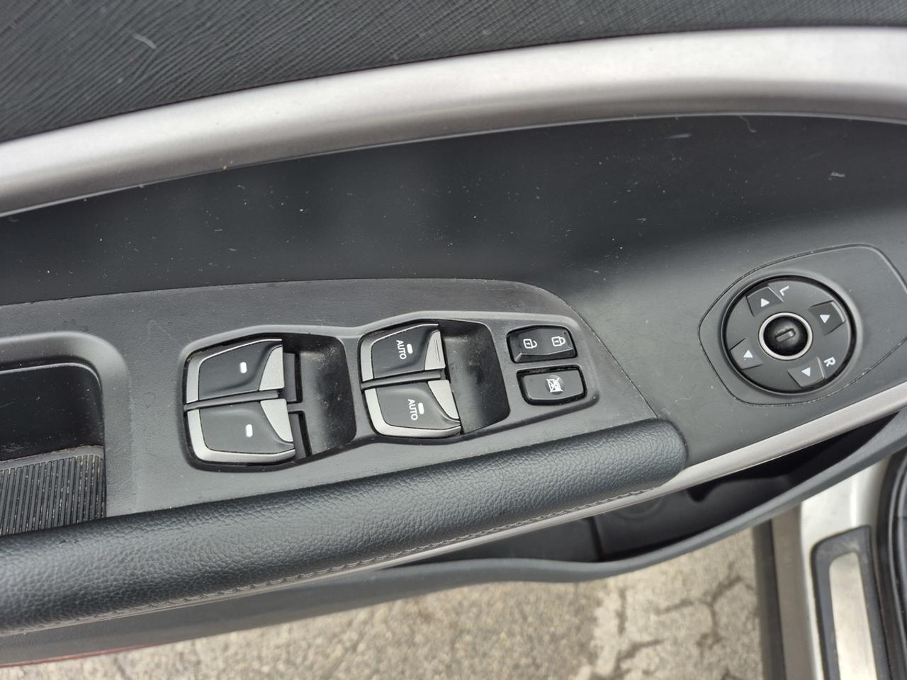 2015 Hyundai Santa Fe Sport GLS Photo