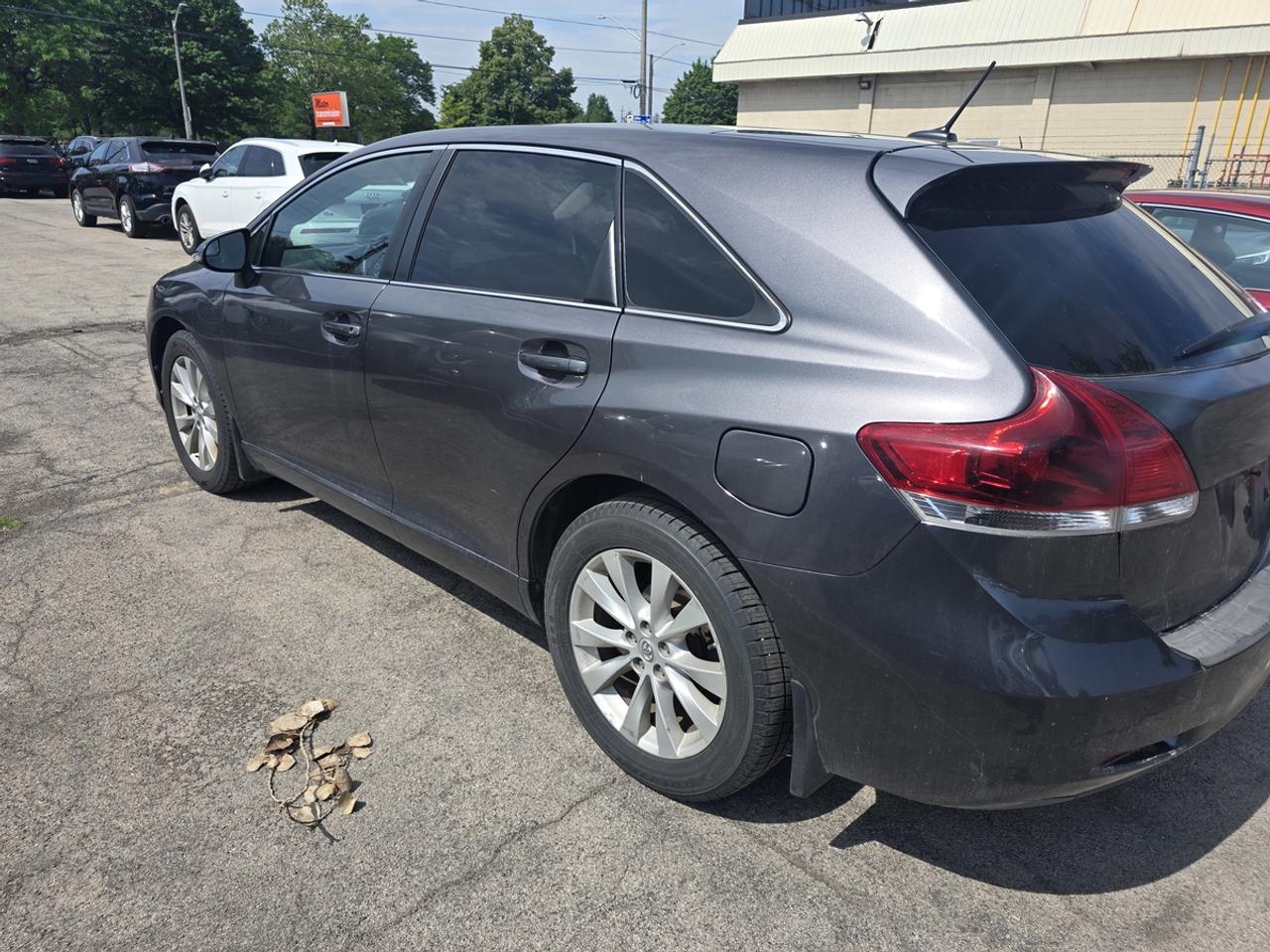 2015 Toyota Venza XLE Photo4