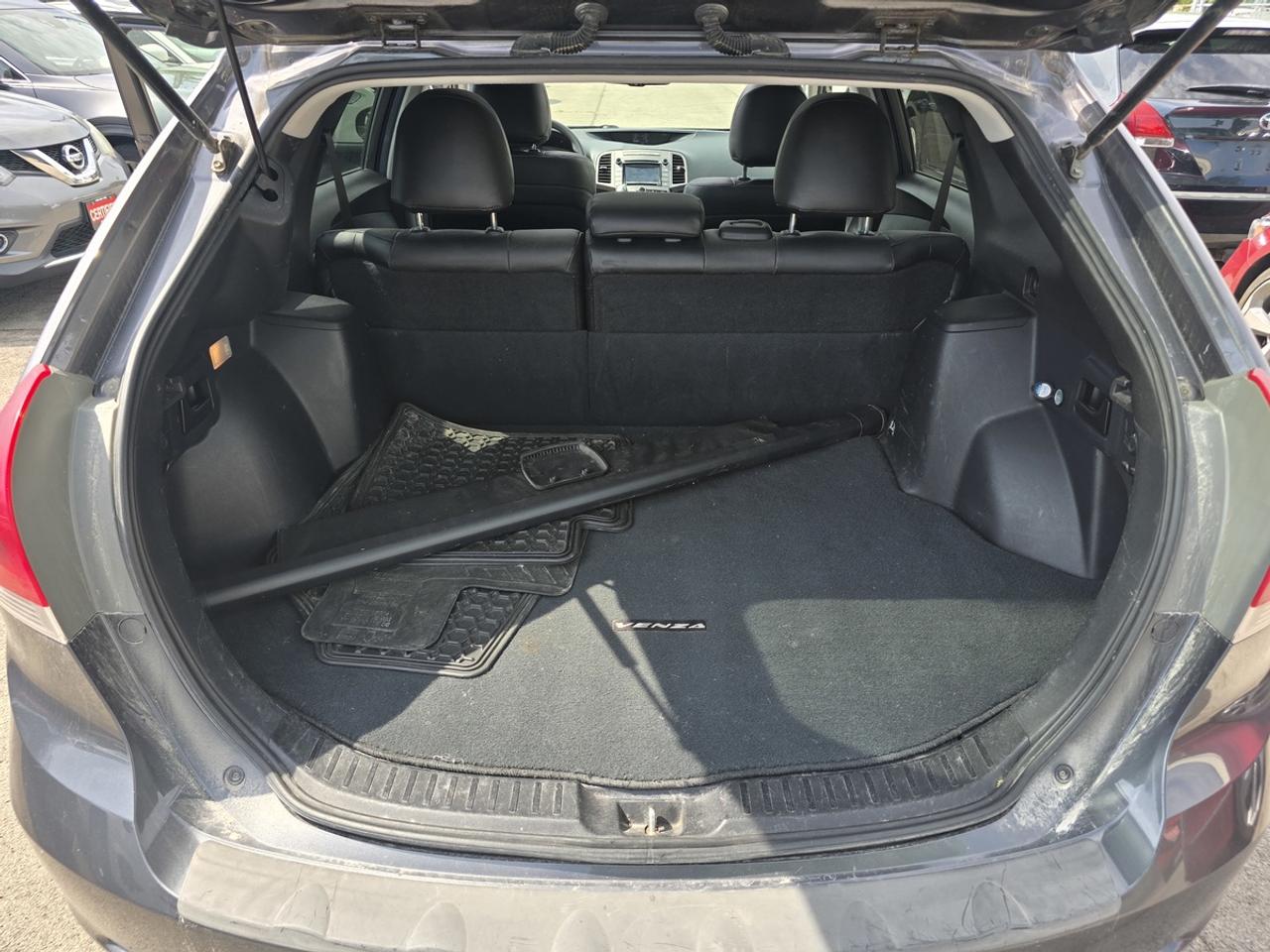 2015 Toyota Venza XLE Photo