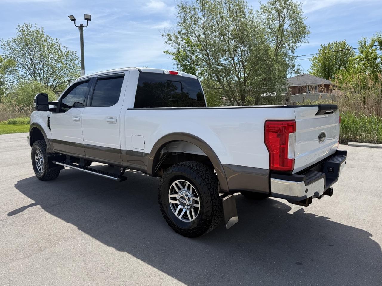 2017 Ford F-250 SUPER DUTY Lariat Photo2