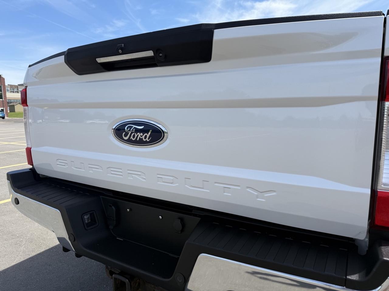 2017 Ford F-250 SUPER DUTY Lariat Photo