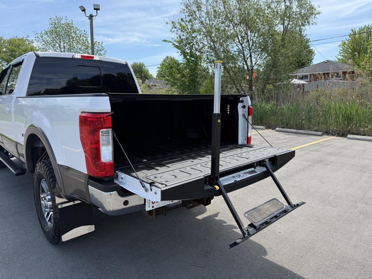2017 Ford F-250 SUPER DUTY Lariat Photo