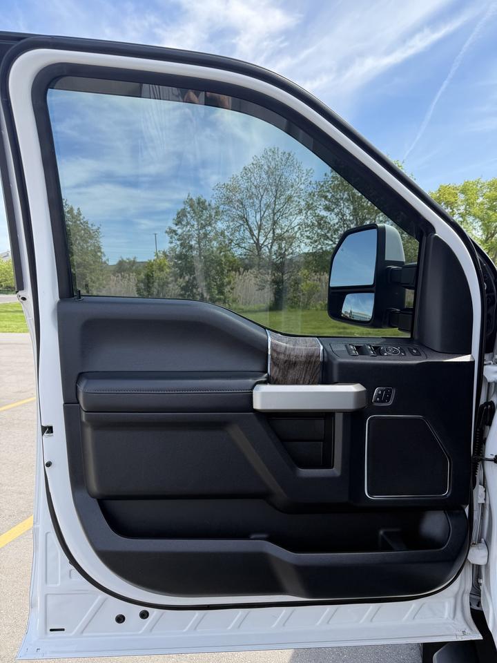 2017 Ford F-250 SUPER DUTY Lariat Photo