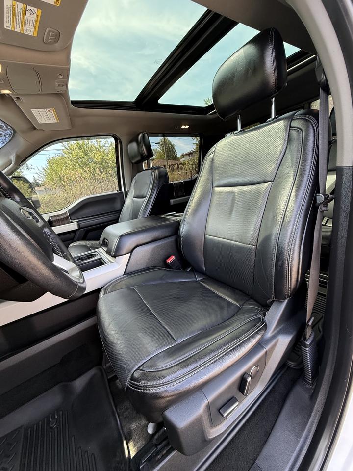 2017 Ford F-250 SUPER DUTY Lariat Photo