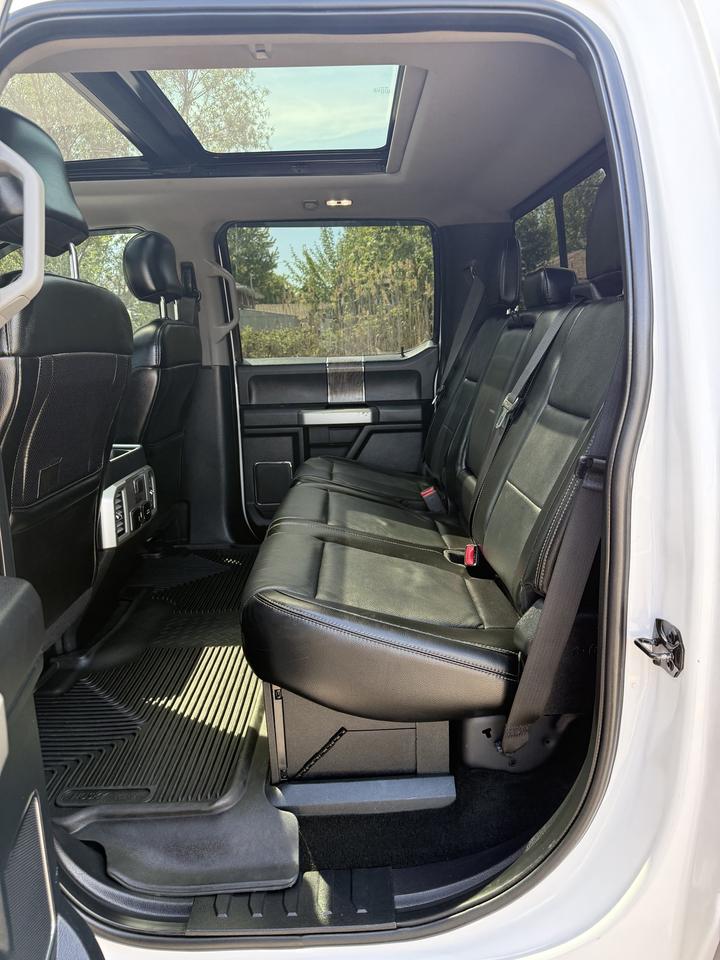 2017 Ford F-250 SUPER DUTY Lariat Photo
