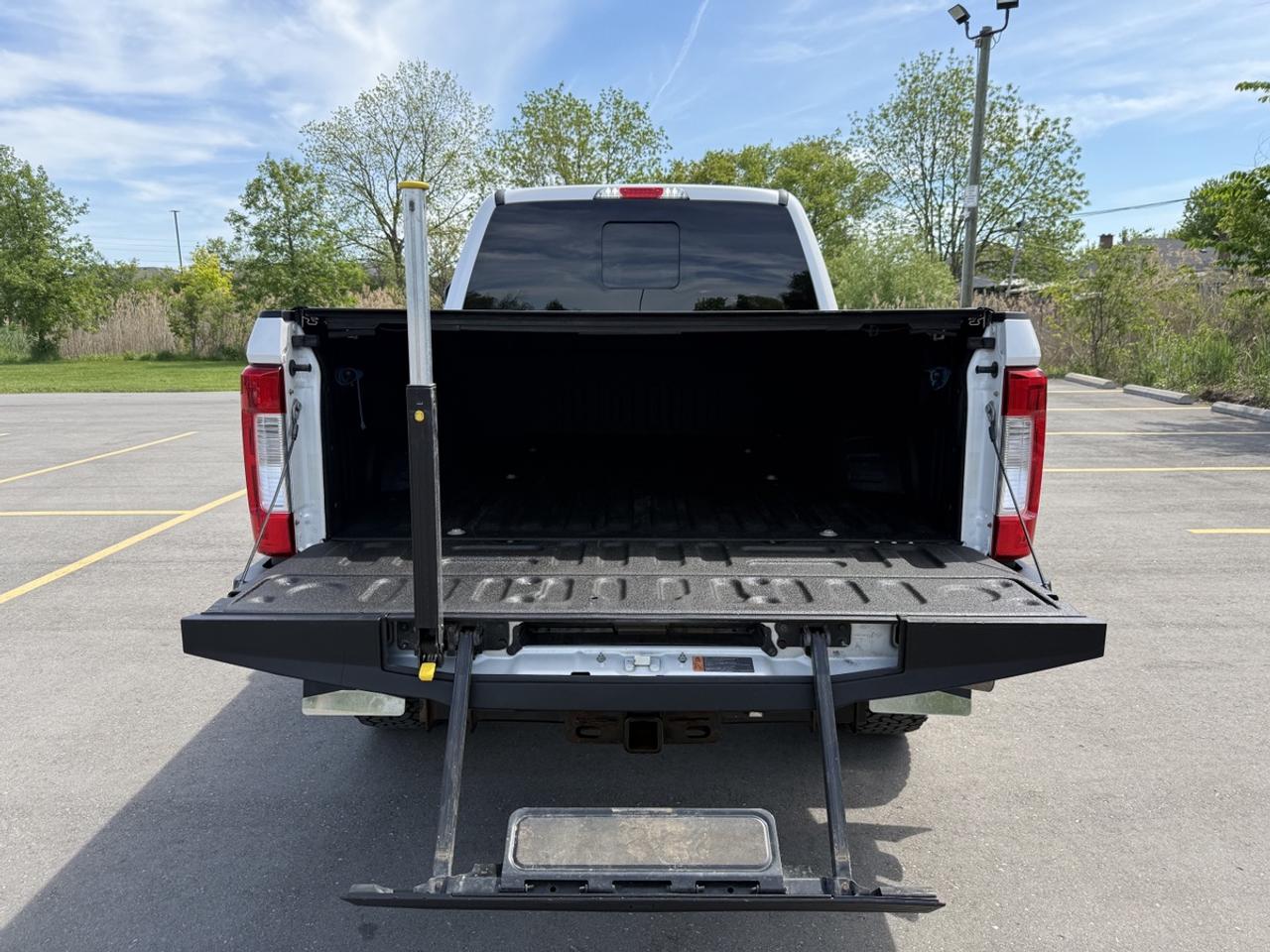 2017 Ford F-250 SUPER DUTY Lariat Photo