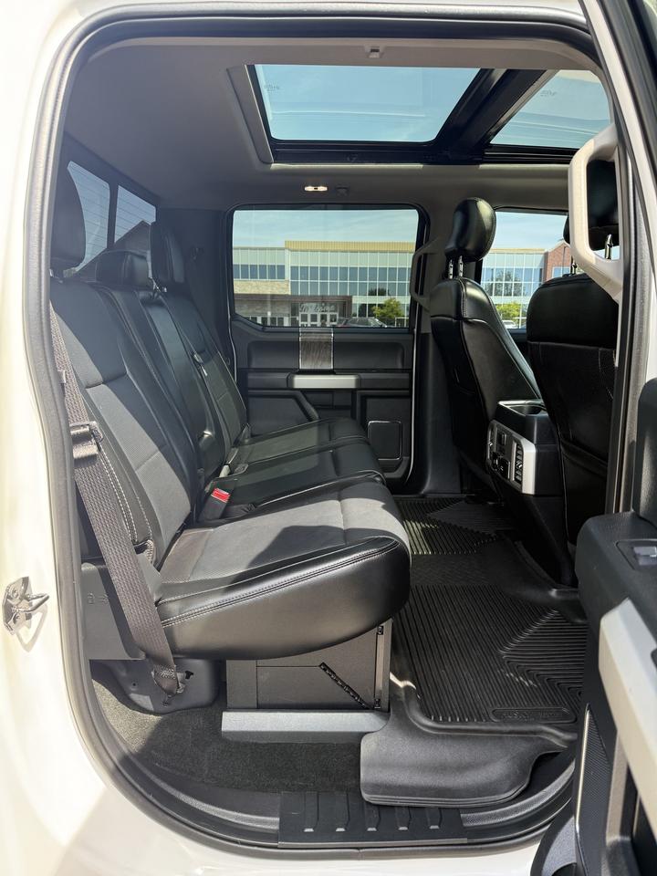 2017 Ford F-250 SUPER DUTY Lariat Photo