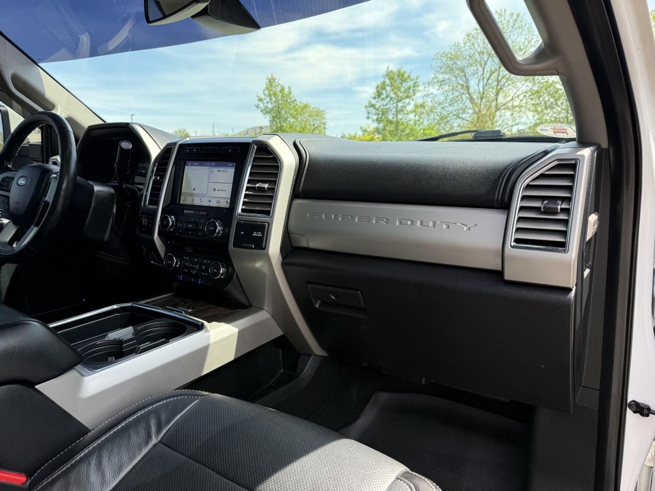 2017 Ford F-250 SUPER DUTY Lariat Photo