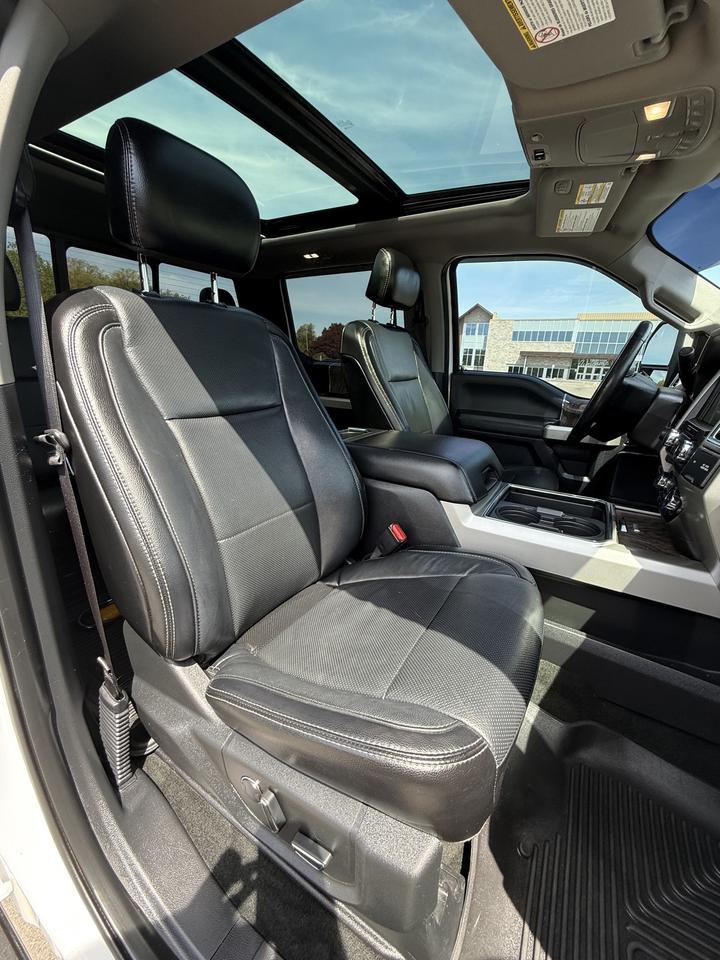 2017 Ford F-250 SUPER DUTY Lariat Photo