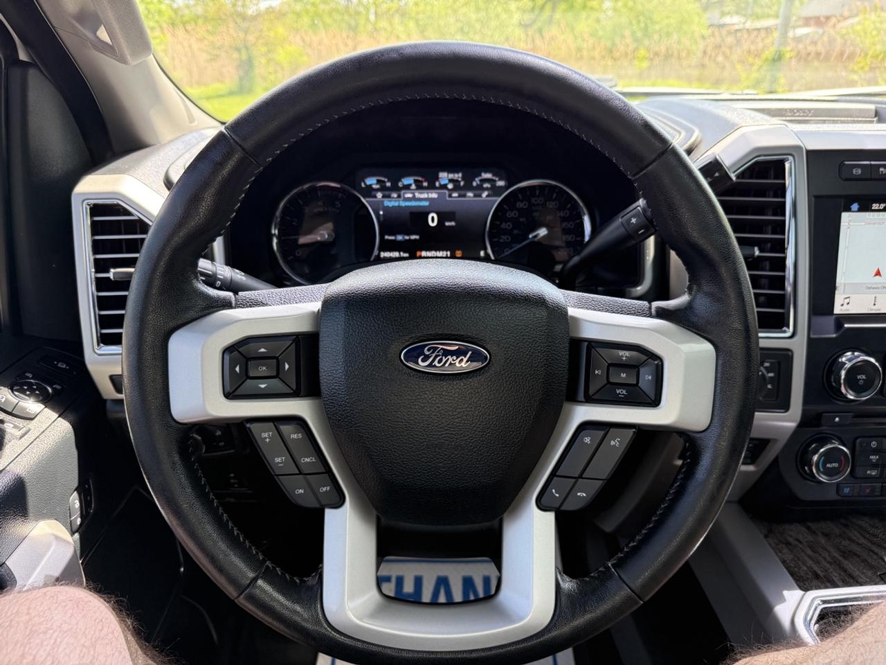 2017 Ford F-250 SUPER DUTY Lariat Photo