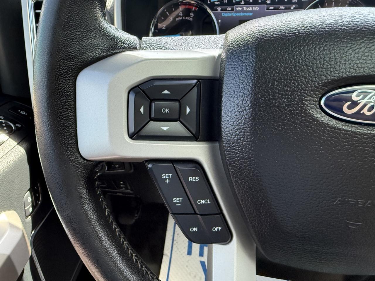 2017 Ford F-250 SUPER DUTY Lariat Photo