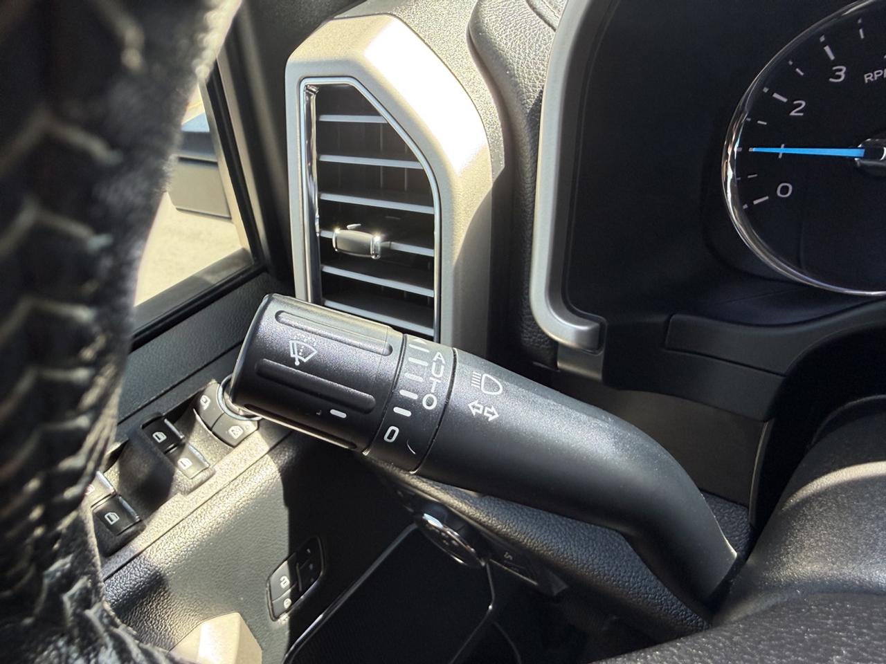 2017 Ford F-250 SUPER DUTY Lariat Photo
