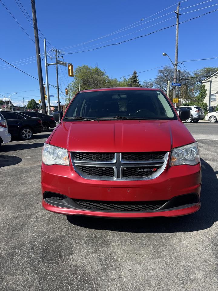 2014 Dodge Grand Caravan SE Photo2