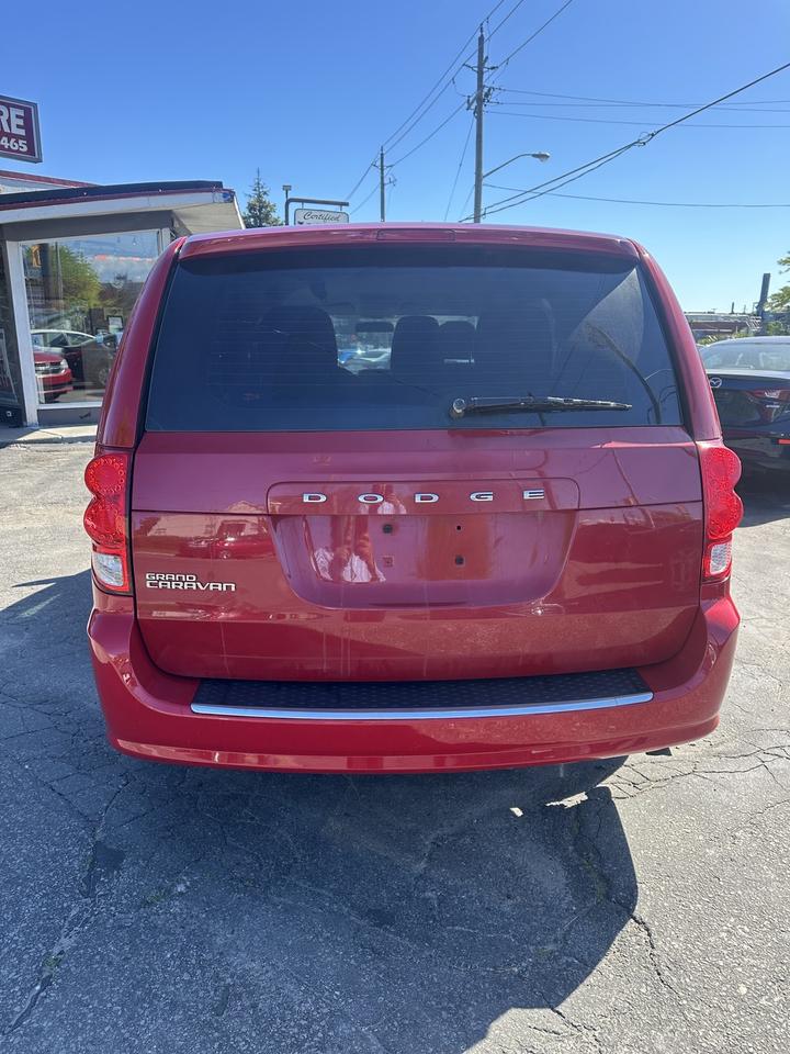 2014 Dodge Grand Caravan SE Photo4