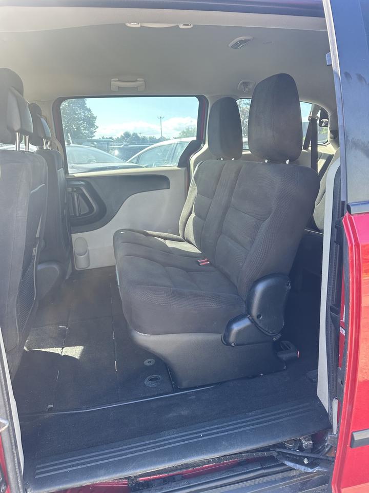 2014 Dodge Grand Caravan SE Photo