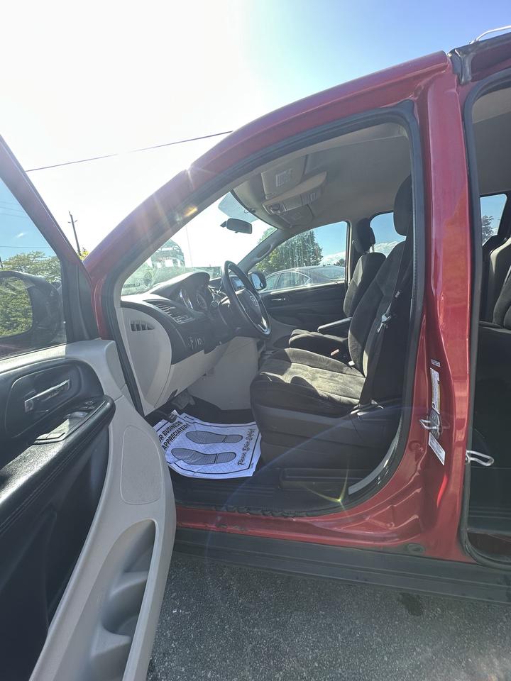2014 Dodge Grand Caravan SE Photo