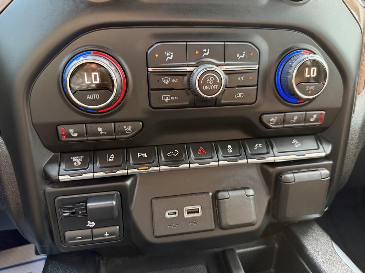 2020 Chevrolet SILVERADO 2500HD High Country Photo