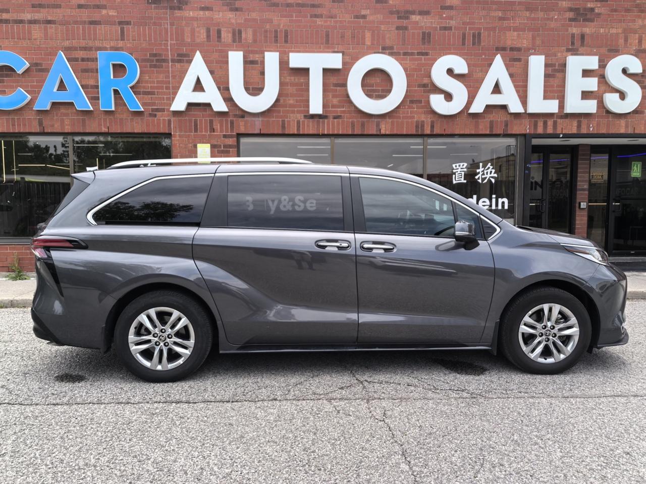 2025 Toyota Sienna LIMITED Photo