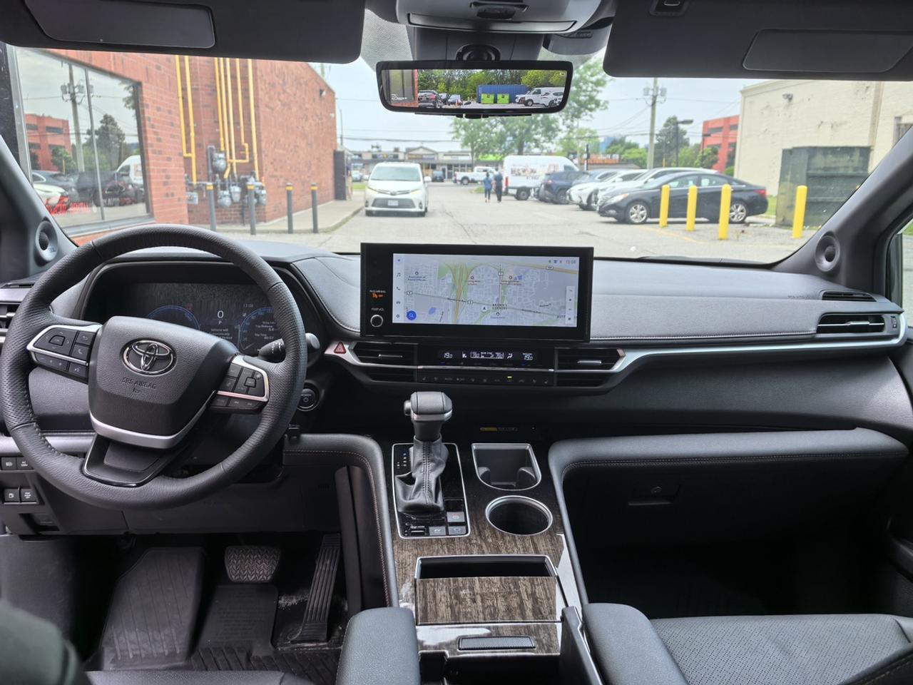 2025 Toyota Sienna LIMITED Photo
