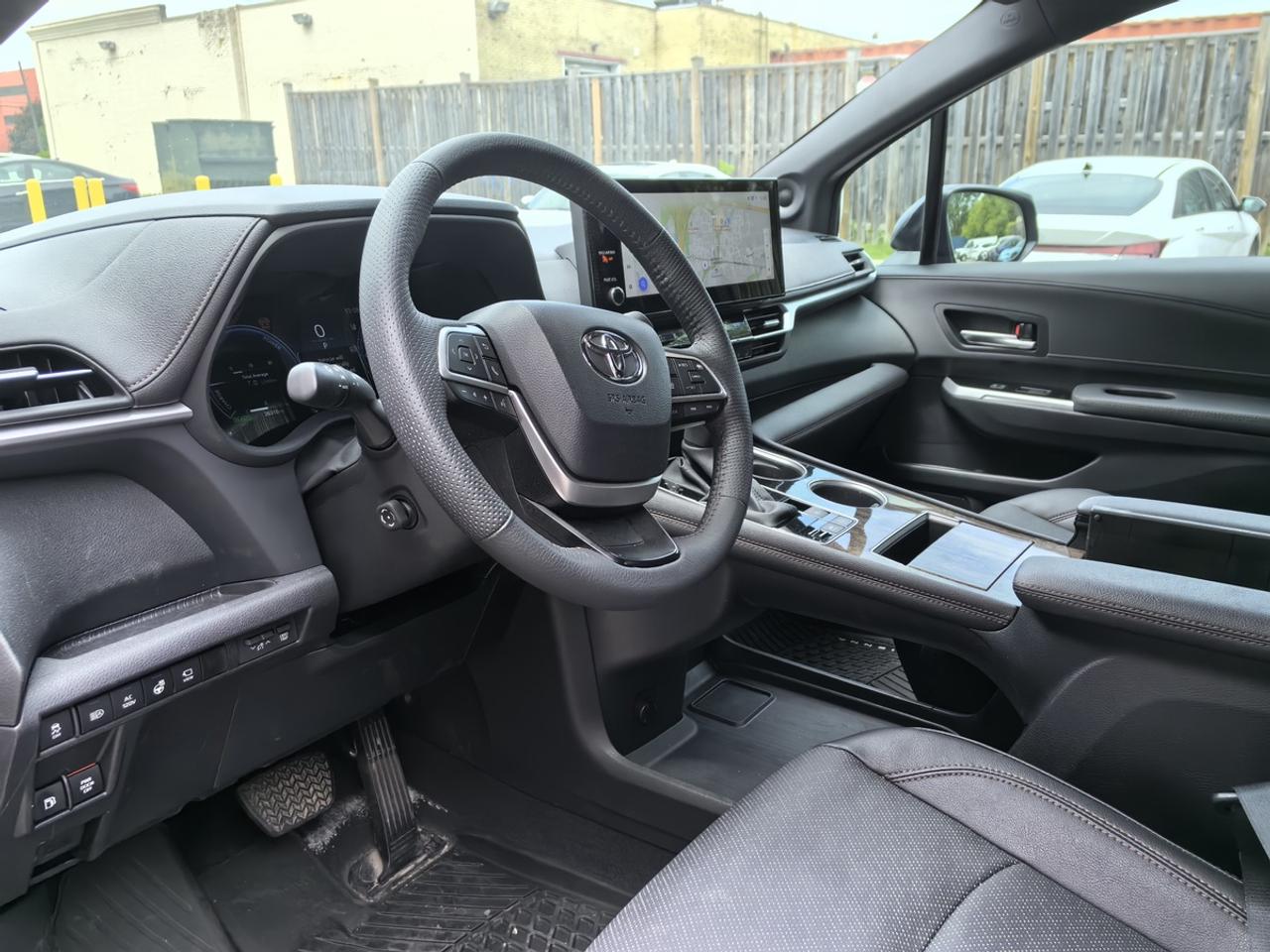 2025 Toyota Sienna LIMITED Photo