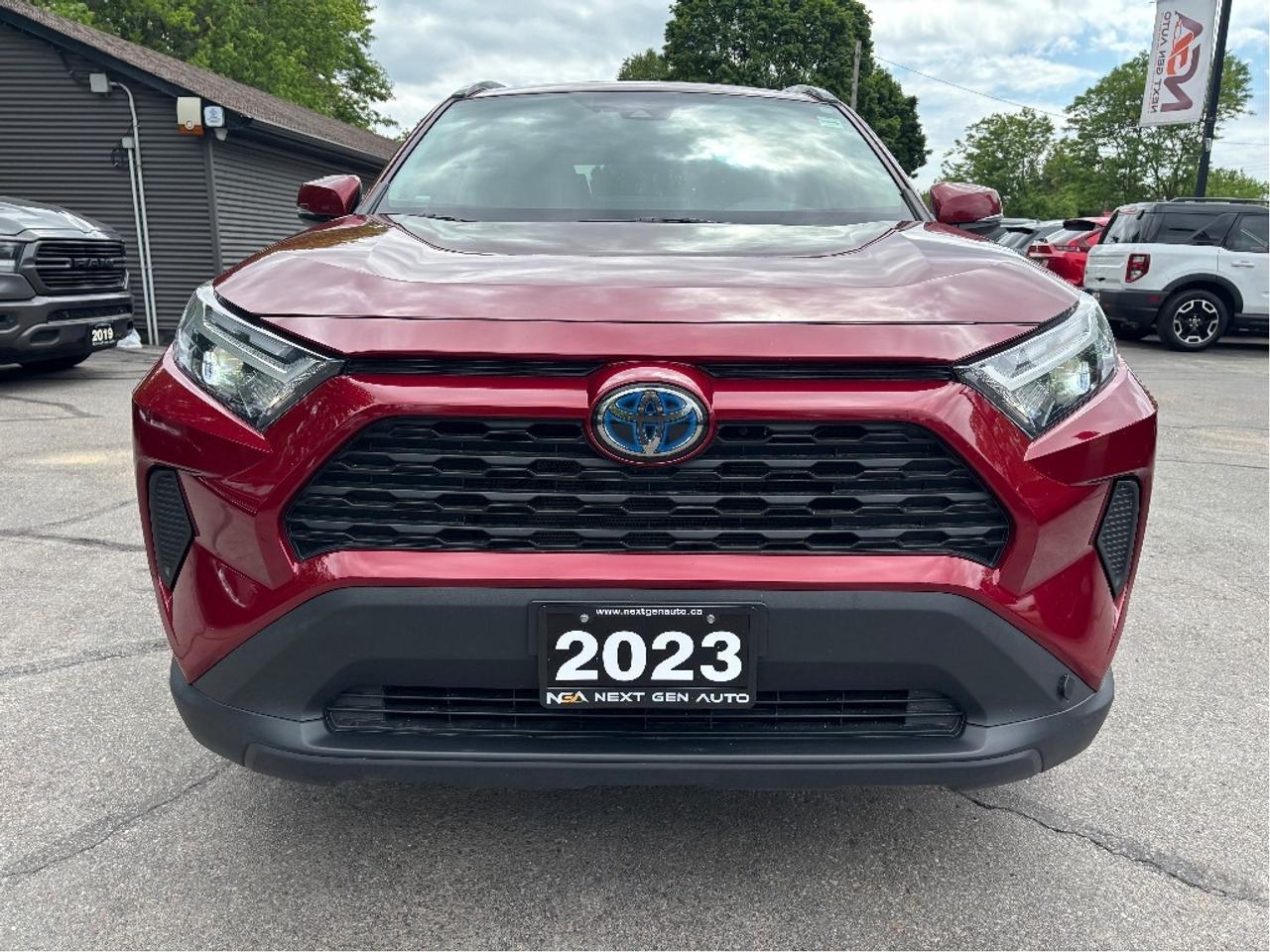 2023 Toyota RAV4 Hybrid XLE AWD MOONROOF HEATED STEERING ONE OWNER Photo