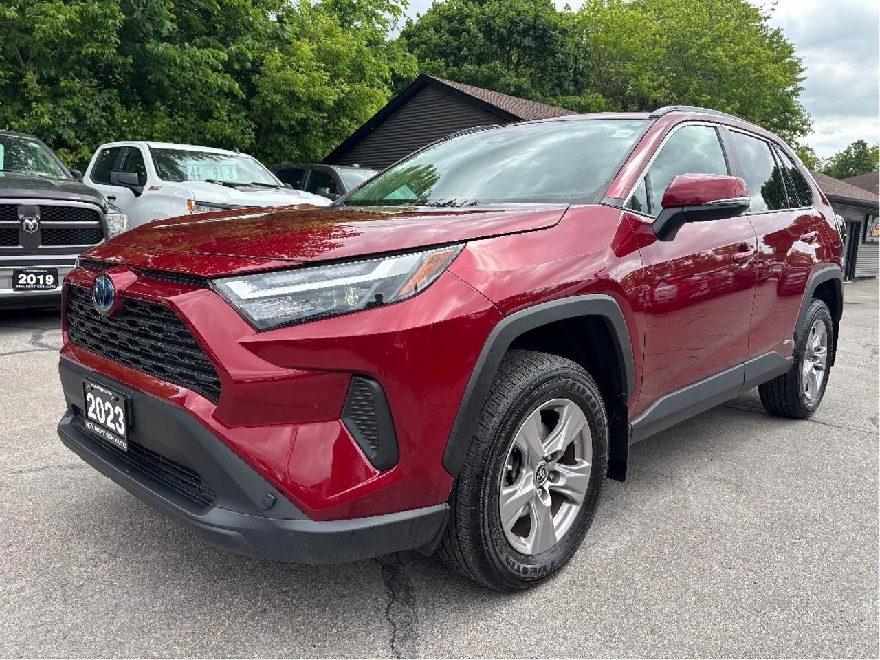 2023 Toyota RAV4 Hybrid XLE AWD MOONROOF HEATED STEERING ONE OWNER Photo