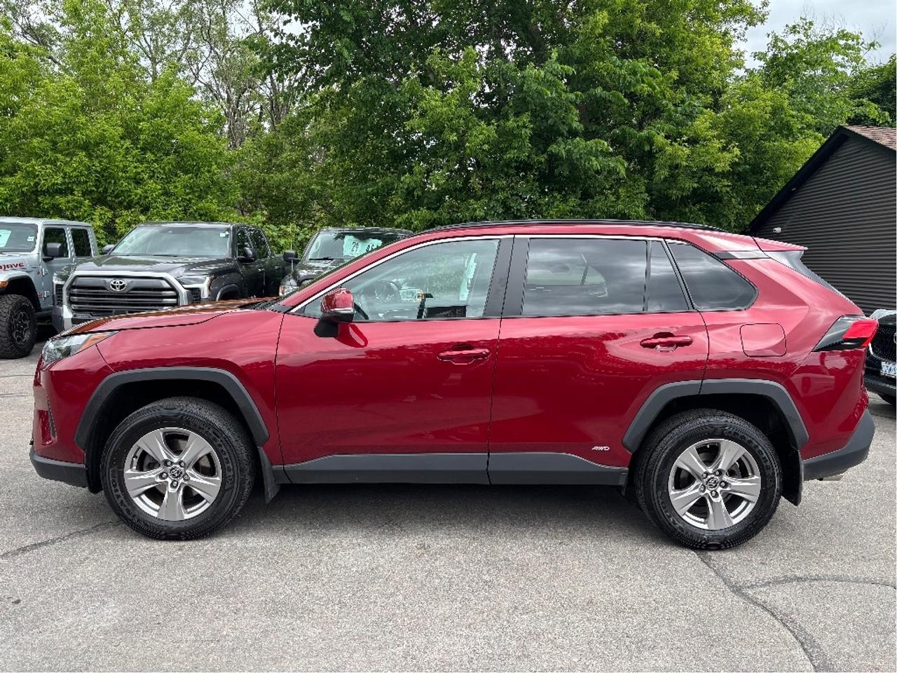 2023 Toyota RAV4 Hybrid XLE AWD MOONROOF HEATED STEERING ONE OWNER Photo