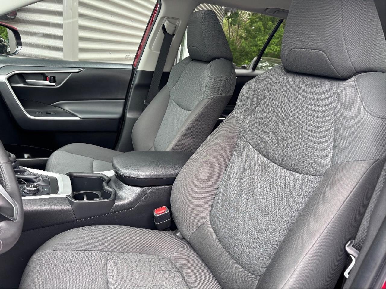 2023 Toyota RAV4 Hybrid XLE AWD MOONROOF HEATED STEERING ONE OWNER Photo