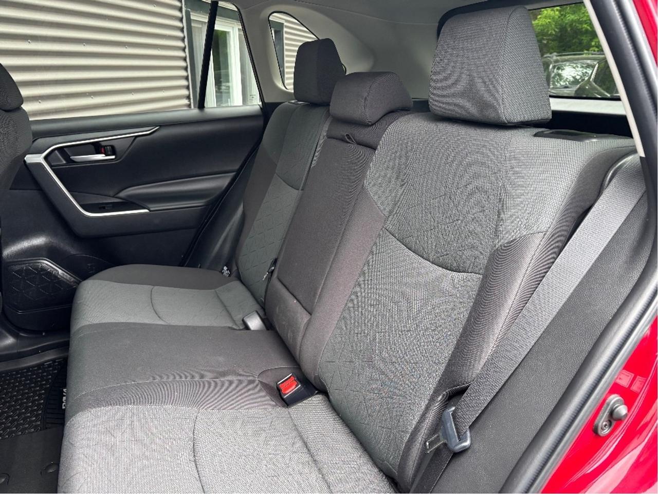 2023 Toyota RAV4 Hybrid XLE AWD MOONROOF HEATED STEERING ONE OWNER Photo