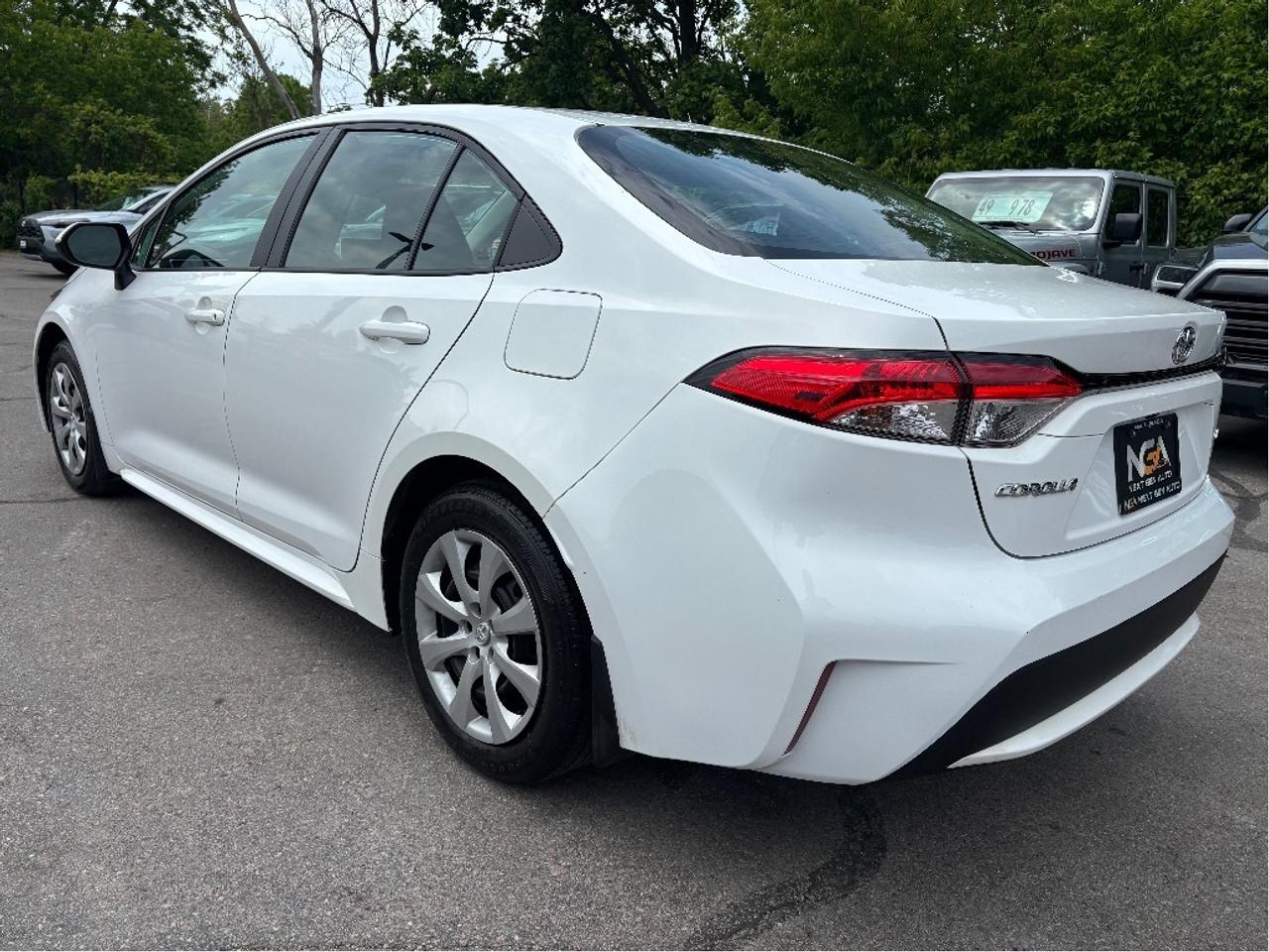 2020 Toyota Corolla LE Photo