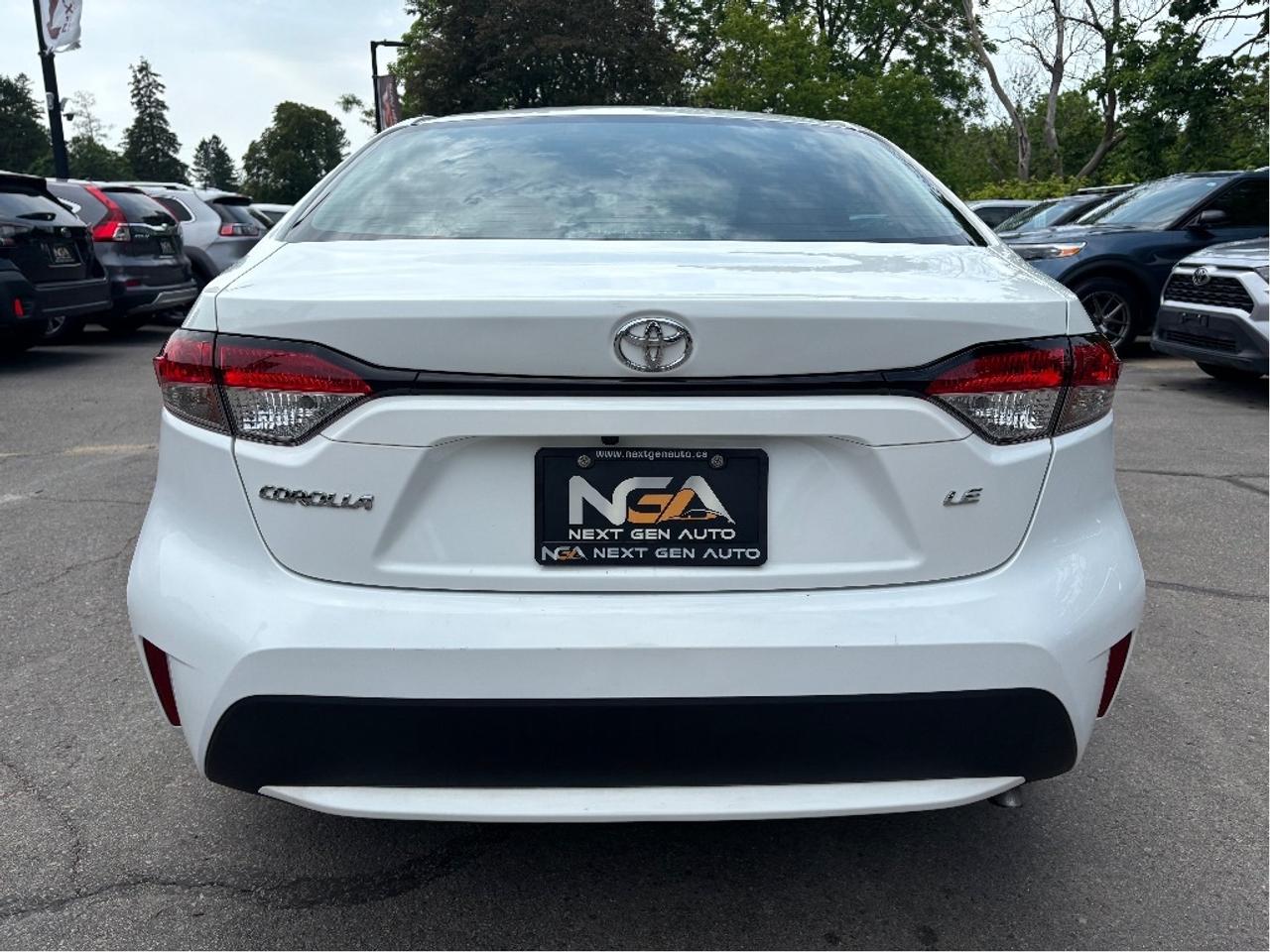 2020 Toyota Corolla LE Photo