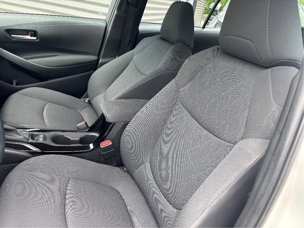 2020 Toyota Corolla LE Photo