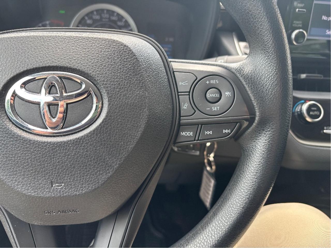 2020 Toyota Corolla LE Photo