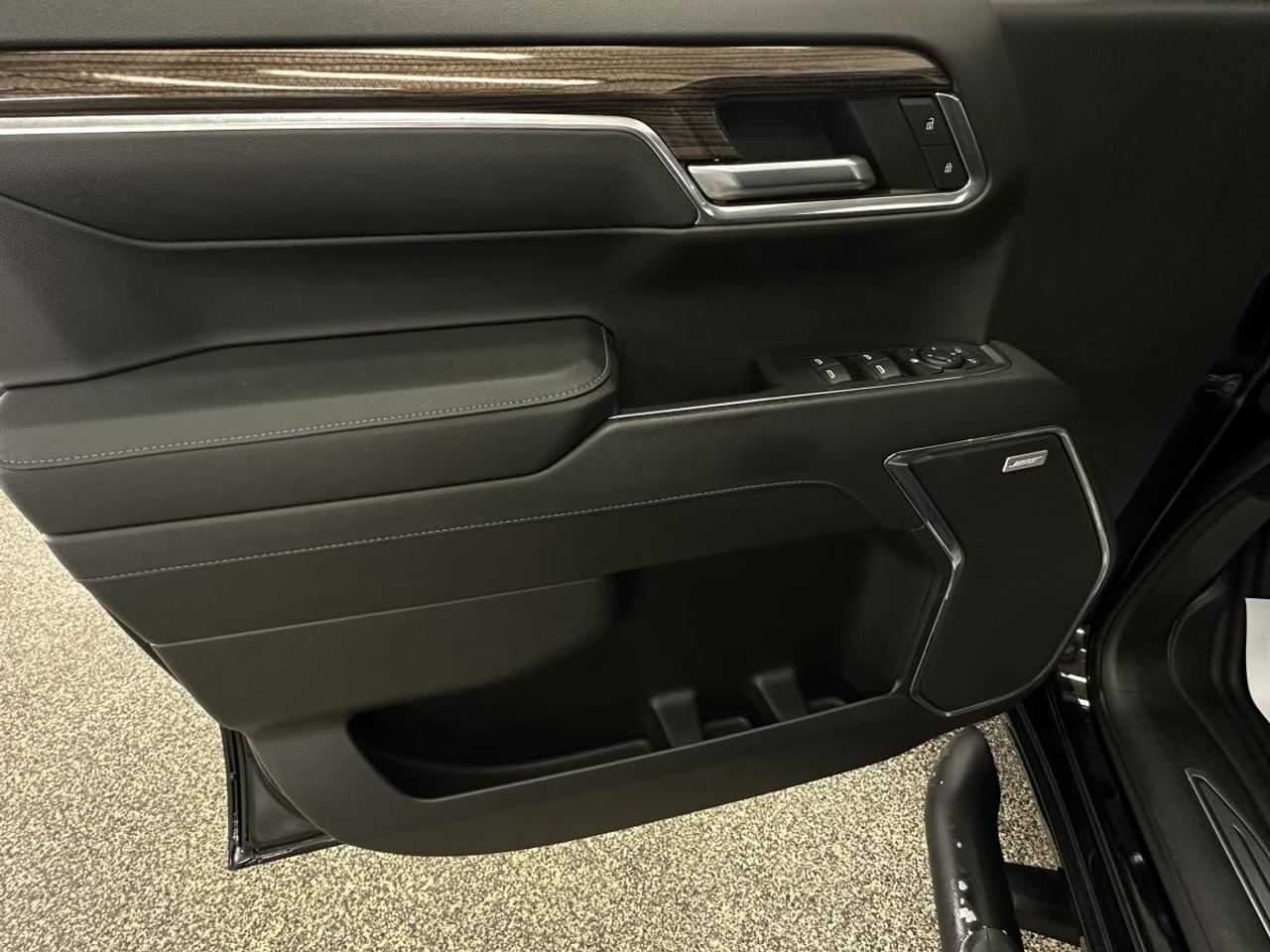 2024 Chevrolet Silverado 1500 RST Photo