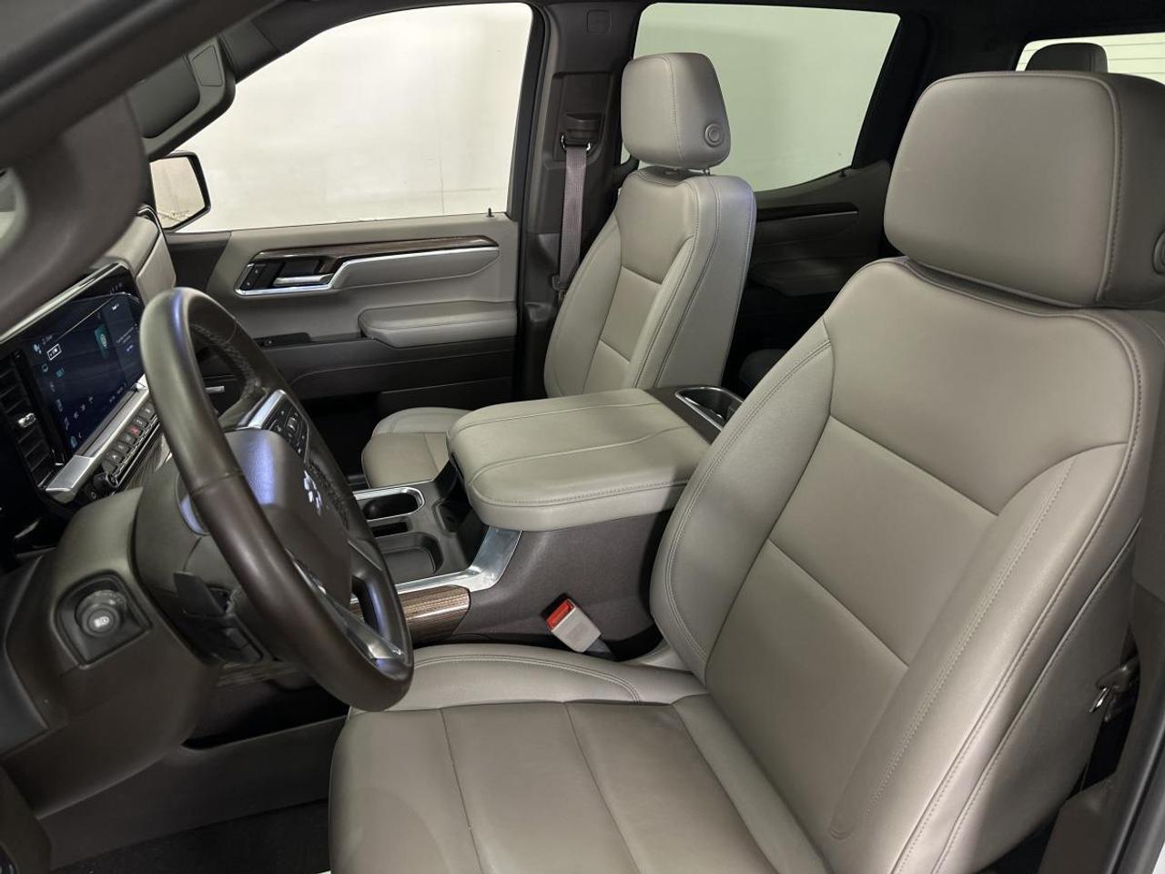 2024 Chevrolet Silverado 1500 RST Photo